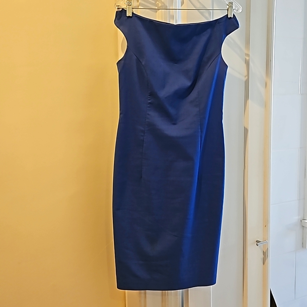 Beautiful blue off shoulder cotton blend fitted dress Laundry size 6